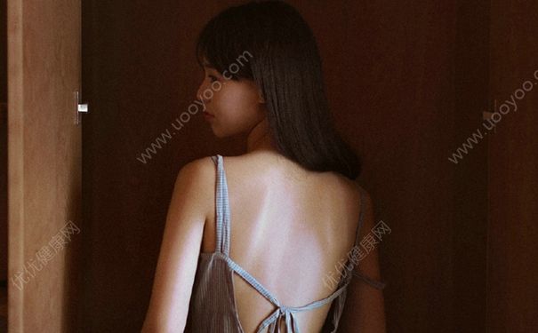 女生乳房里面硬硬的怎么回事？青春期胸部是硬的怎么辦？(2)