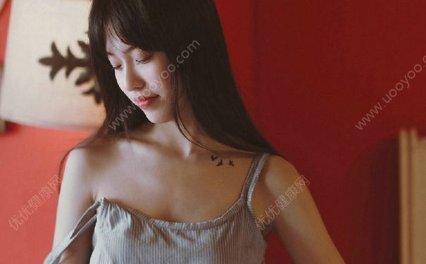 女生乳房里面硬硬的怎么回事？青春期胸部是硬的怎么辦？(3)