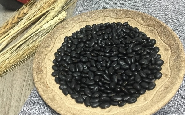 子宮內(nèi)膜薄吃什么食物好？子宮內(nèi)膜薄吃什么好？(1)
