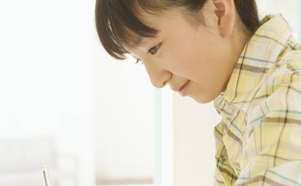 3個方面致青少年“染”上頸椎病！(1)