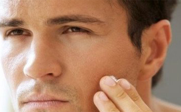 男人毛孔粗大有黑頭怎么辦？男人毛孔粗大怎么辦？(1)