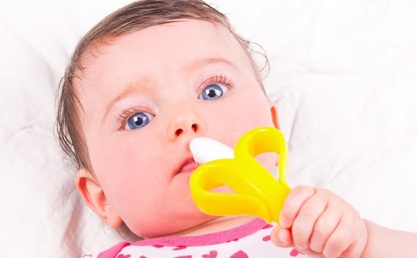 寶寶嗆到氣管有什么癥狀？嬰兒?jiǎn)艿綒夤茉趺崔k？(1)