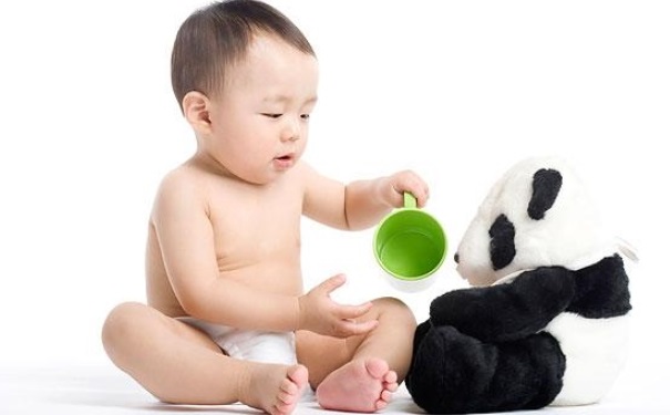 寶寶長(zhǎng)濕疹要注意什么？嬰幼兒濕疹的食療偏方是什么？(1)