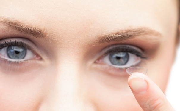 過期的隱形眼鏡還能戴嗎？戴過期的隱形眼鏡有什么危害？(1)