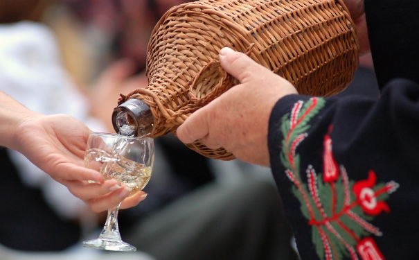 適當(dāng)飲酒有何好處？適量飲酒的好處(1)