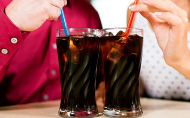 碳酸飲料的壞處有哪些？女性喝碳酸飲料的危害有哪些？(1)