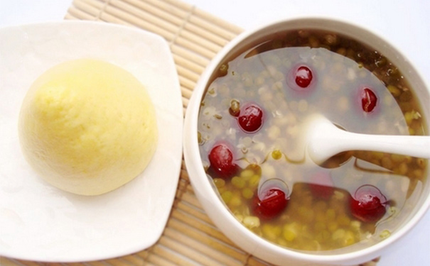 感冒發(fā)燒吃什么好得快？感冒發(fā)燒怎么樣好的快？(1)