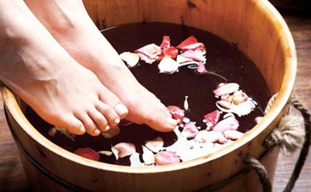 哪些中藥泡腳好？泡腳多久最合適？(1)