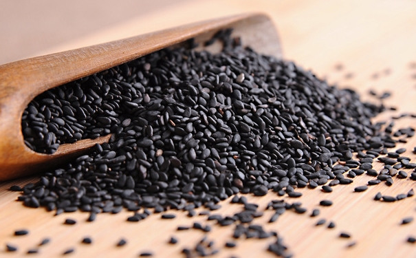 女性經(jīng)常便秘吃哪些食物好？可以緩解便秘的食物有哪些？(1)