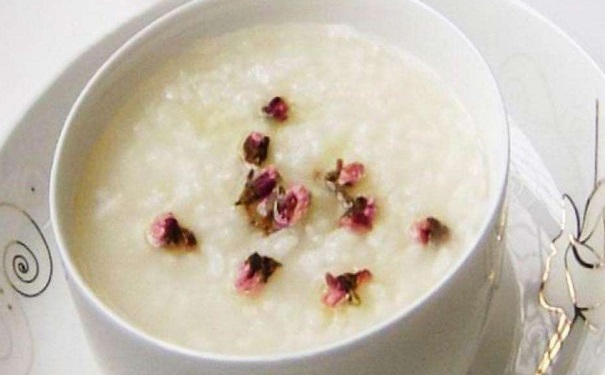 桃花粥有哪些營養(yǎng)功效？桃花的食用注意事項有哪些？(1)