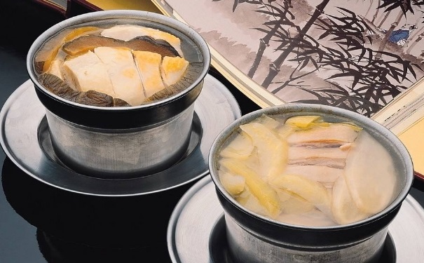 經(jīng)常掉頭發(fā)吃那些食物比較好？掉頭發(fā)有哪些治療偏方？(1)