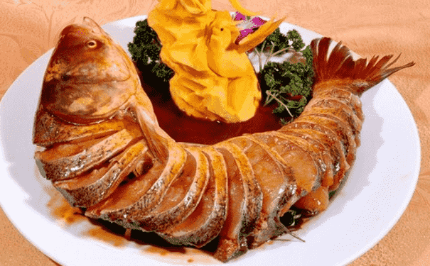 鰱魚的功效與作用有什么？鰱魚的營(yíng)養(yǎng)價(jià)值有什么？(1)