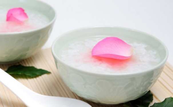 桃花的營養(yǎng)價值有哪些？怎樣吃桃花最養(yǎng)生？(1)