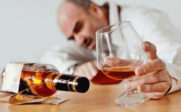 喝酒頭痛怎么辦？飲酒過量對身體有什么危害？(1)