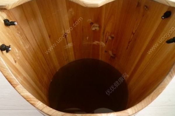 秋冬如何泡腳養(yǎng)生？這樣泡腳可以緩解頭痛！(3)