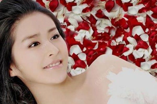 女性經(jīng)血顏色發(fā)黑是什么原因？經(jīng)血發(fā)黑該怎么辦？(2)