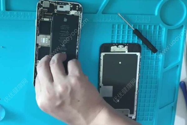男子牙咬iPhone電池瞬間爆炸！如何預(yù)防電池爆炸？(4)