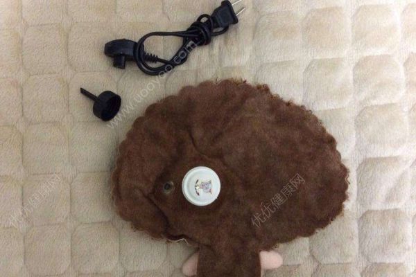熱水袋充電的時候很響正常嗎？熱水袋咕嚕咕嚕聲會爆炸嗎？(4)