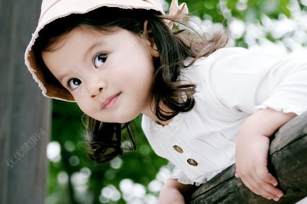 孩子嘴巴潰瘍用什么藥？小孩嘴巴潰瘍?cè)趺粗委煟?1)