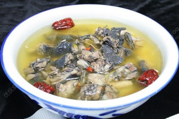 子宮肌瘤能吃烏雞湯嗎？適當(dāng)喝烏雞湯有助于康復(fù)(1)