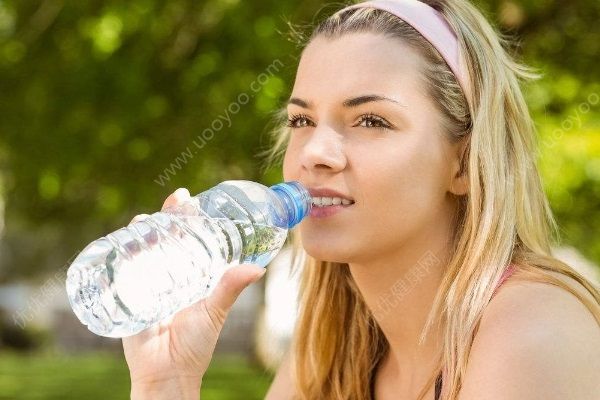 喝水是最簡單的養(yǎng)生法，正確喝水讓你遠離疾??！(4)
