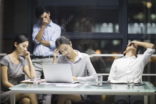 女人長期久坐的危害有哪些？長期久坐容易出現(xiàn)這七種病癥(3)