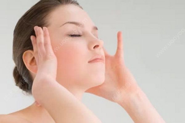 起床后眼睛浮腫是怎么回事？早上眼睛眼睛浮腫如何消腫好？(3)