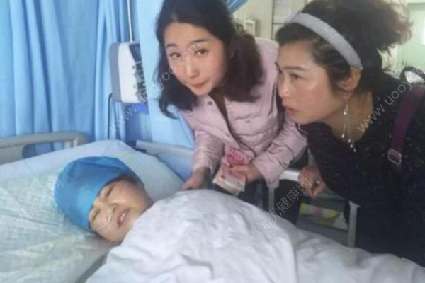 貴州婦女接住墜樓女孩，昏迷五天脫離生命危險(xiǎn)(1)