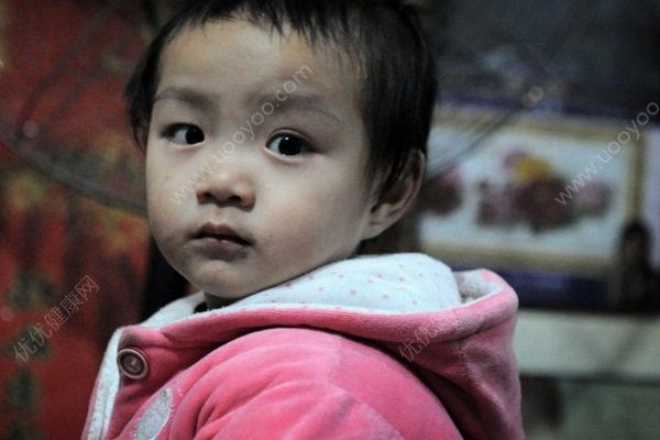 女童心臟埋起搏器，因手足口病引發(fā)的心臟病(2)