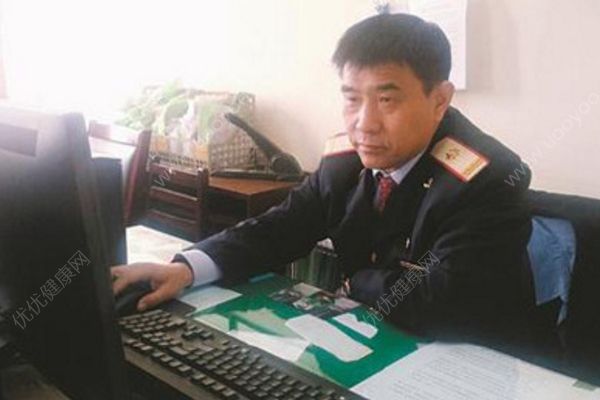 30多年堅(jiān)持獻(xiàn)“熊貓血”，還想多獻(xiàn)幾年(1)