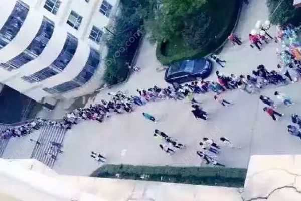 停熱水一周洗不了澡！北方學(xué)生很淡定，南方學(xué)生不能忍！(2)