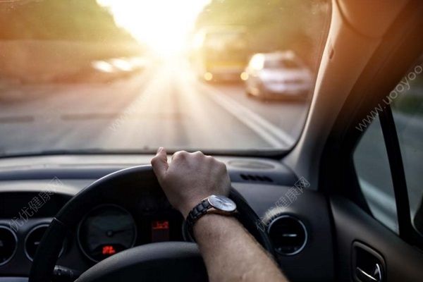 玩偶放車頂將被罰，車頂放玩具有哪些安全隱患？(3)