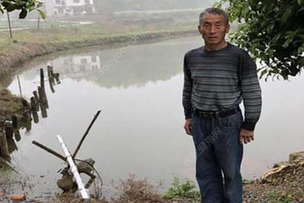 67歲老農(nóng)從落水私家車里勇救4人，含2名嬰兒1名孕婦(2)