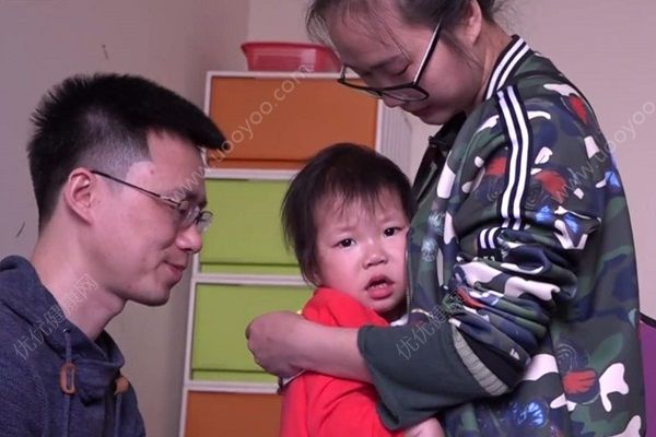 4歲偏癱女孩挺過4次開胸手術，與先天心臟病有關(2)