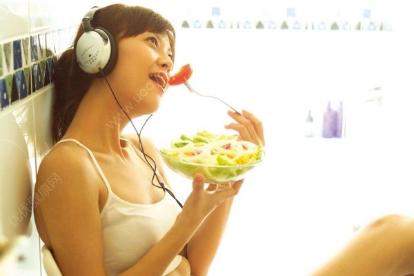 15歲少女節(jié)食減肥，兩月后胃穿孔(3)