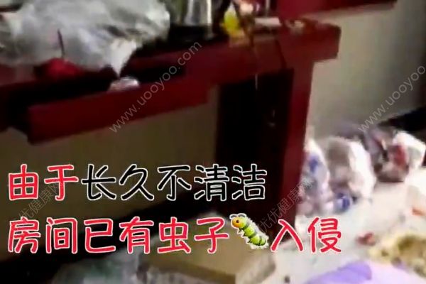 不忍看！兩女大學(xué)生房客將麗江一客棧房間變成垃圾場(chǎng)！(2)