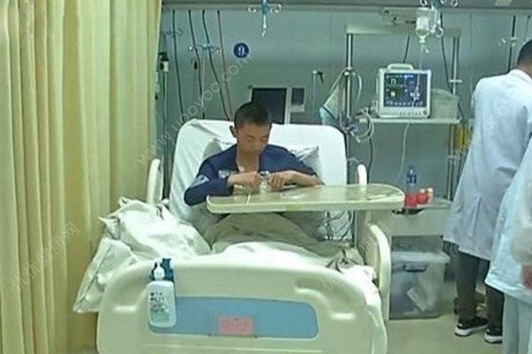 14歲少年左肢無力突發(fā)腦梗，醫(yī)生說因長期喝飲料(2)