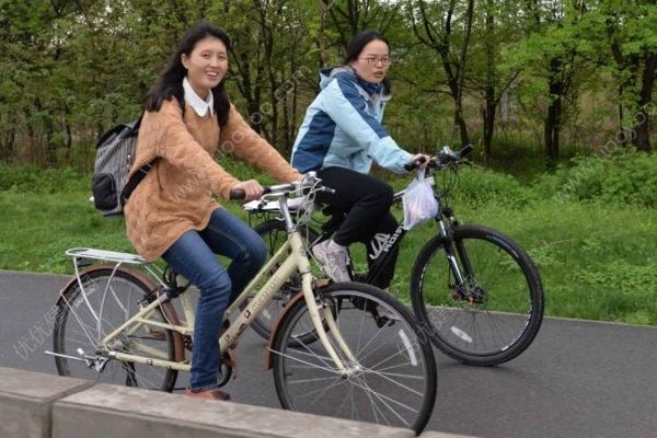 女孩深夜騎共享單車40公里，中途因害怕報警(3)