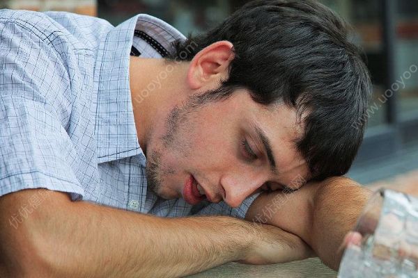 喝酒前簽“生死狀”，出了事不能免責，喝酒如何不醉？(4)