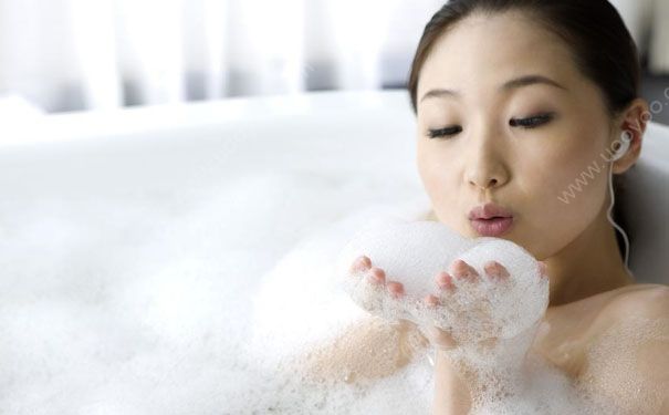 來月經(jīng)洗澡會有什么影響？經(jīng)期洗澡注意事項(1)