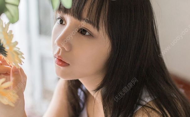 15歲會(huì)得乳腺癌嗎？15歲女生胸部疼是乳腺癌嗎？(1)