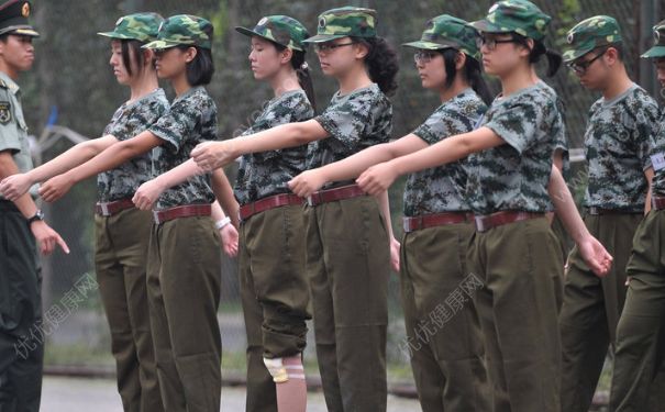 大學(xué)軍訓(xùn)多久？大學(xué)軍訓(xùn)有什么項(xiàng)目？(4)