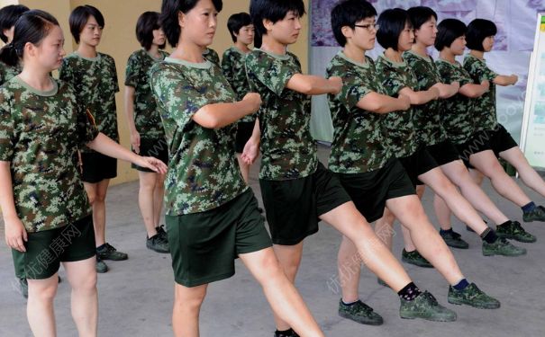 大學(xué)軍訓(xùn)剪頭發(fā)嗎？軍訓(xùn)女生扎什么頭發(fā)？(4)