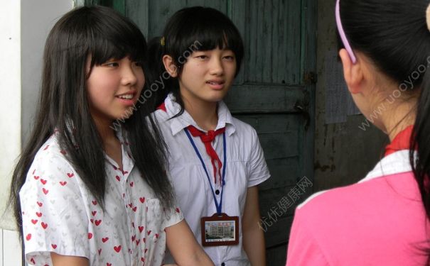 13歲來月經正常嗎？13歲的女孩子會來月經嗎？(4)