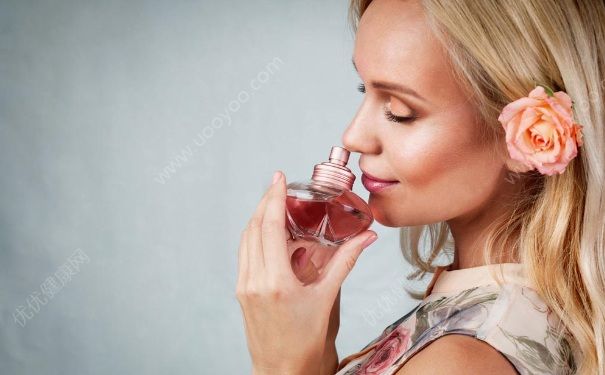 孕婦能噴香水嗎？孕婦噴香水對(duì)胎兒有影響嗎？(1)