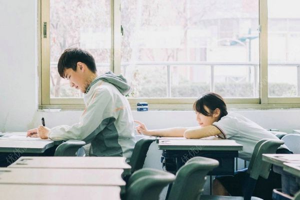 男生第二顆紐扣的意義 女生要男生紐扣代表什么意思？(1)