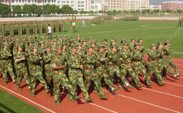 軍訓(xùn)會(huì)曬黑嗎？軍訓(xùn)怎么防曬黑？(2)