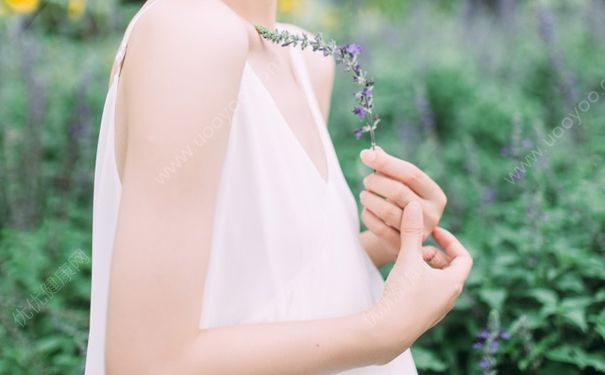 青春期女生胸小是怎么回事？青春期女生胸小怎么辦？(1)