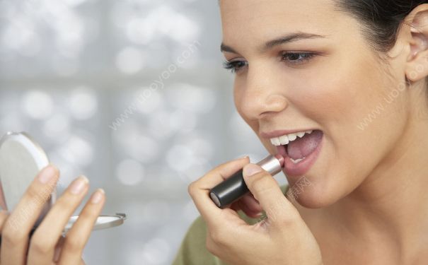 為什么涂口紅不好看？涂口紅不好看怎么回事？(4)