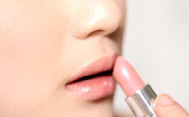女生為什么涂口紅？女生涂口紅是為什么？(1)
